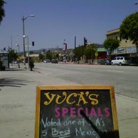 4/29/2012 tarihinde Andrew V.ziyaretçi tarafından Yuca&amp;#39;s On Hollywood'de çekilen fotoğraf