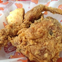 Photo taken at Popeyes Louisiana Kitchen by Lawrence C. on 3/27/2012