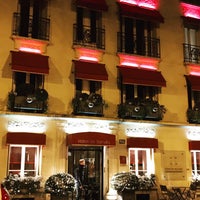 รูปภาพถ่ายที่ Hôtel de Banville โดย Charlotte V. เมื่อ 12/27/2017
