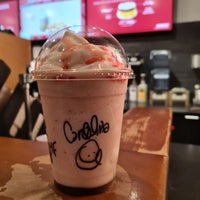 Photo taken at Starbucks by Carolina C. on 12/19/2022