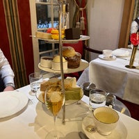 Photo taken at Afternoon Tea At The Chesterfield Mayfair Hotel by Gizem Ö. on 1/27/2023