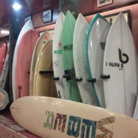 2/8/2014에 Robert B.님이 Malibu&amp;#39;s Surf Shop에서 찍은 사진