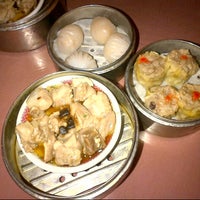 รูปภาพถ่ายที่ South Garden Chinese Restaurant โดย Vanessa C. เมื่อ 11/25/2012