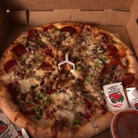 Foto tirada no(a) Joey Brooklyn&amp;#39;s Famous Pizza por Jonathan W. em 2/3/2019