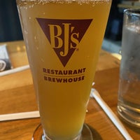 Photo taken at BJ&amp;#39;s Restaurant &amp;amp; Brewhouse by Chuck F. on 3/7/2022