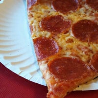 1/10/2013 tarihinde Erin B.ziyaretçi tarafından Unchained Pizza'de çekilen fotoğraf