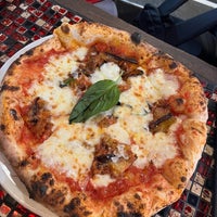 Foto tirada no(a) La Leggenda Pizzeria por Lala em 11/9/2023