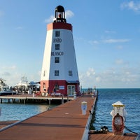Foto tirada no(a) Lighthouse Grill por Kris K. em 4/25/2022