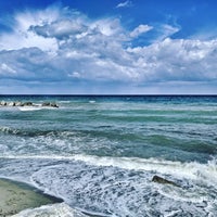 Photo taken at Spiaggia Torregrotta (ME) by 𝗘𝗹𝗲𝗻𝗮 . on 9/19/2016