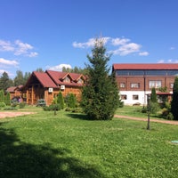 Photo taken at Дачный отель «Семигорье» by Dmitry G. on 8/6/2016