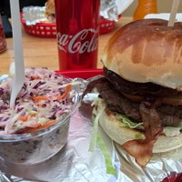 9/25/2018 tarihinde Péter K.ziyaretçi tarafından Big Daddy Burger Bár'de çekilen fotoğraf