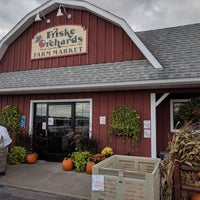 Photo taken at Friske Orchards Farm Market by John G. on 10/12/2019