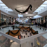 11/3/2018 tarihinde John G.ziyaretçi tarafından Holyoke Mall at Ingleside'de çekilen fotoğraf