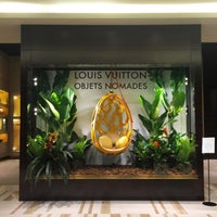 Photo taken at Louis Vuitton by Jeferson T. on 5/24/2018