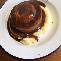Photo taken at Pieminister by Kim X. on 5/7/2015