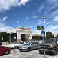 รูปภาพถ่ายที่ Volusia Mall โดย Osaurus เมื่อ 9/2/2017