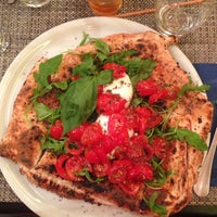 Das Foto wurde bei O&amp;#39;scià Pizzeria Napoletana von Marlène am 8/24/2015 aufgenommen