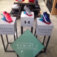 Photo taken at Under Armour by Rogerio B. on 3/17/2017