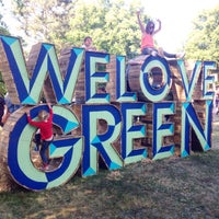 Photo taken at We Love Green by Livy E. on 6/1/2015