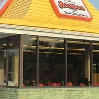 7/6/2015にJerrod P.がKewpee Hamburgersで撮った写真