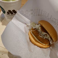 Photo taken at MOS Burger by マルコ 道. on 8/25/2023