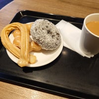 Photo taken at Mister Donut by マルコ 道. on 3/5/2024