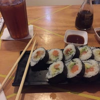 Foto tirada no(a) Tokyo Sushi Mid por Daniel A. em 6/7/2016