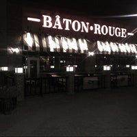 รูปภาพถ่ายที่ Bâton Rouge โดย Dale N. เมื่อ 10/11/2013