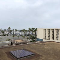 Foto tirada no(a) Crowne Plaza Redondo Beach and Marina por John E. em 7/29/2019