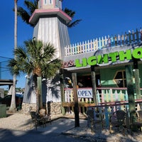 2/14/2022 tarihinde Maureen M.ziyaretçi tarafından Buzz&amp;#39;s Lighthouse Restaurant'de çekilen fotoğraf