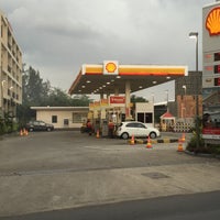 Photo taken at Shell by Roland C. on 8/7/2016