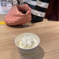 Photo taken at Pinkberry by Aorm J. on 3/27/2022
