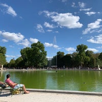 Photo taken at Jardin Clemenceau by Aorm J. on 8/29/2019