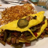 Photo taken at Denny&amp;#39;s by Rob L. on 8/17/2019