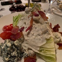 1/3/2020 tarihinde Rob L.ziyaretçi tarafından Buffalo Chophouse'de çekilen fotoğraf