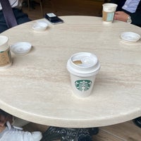 Photo taken at Starbucks by Mayoon5 on 5/20/2022