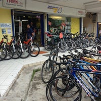 Photo taken at Treknology Bikes @ Holland Grove by Shen H. on 1/21/2013