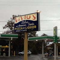 รูปภาพถ่ายที่ Vivios โดย Mike F. เมื่อ 10/7/2012