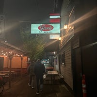11/8/2022 tarihinde Jeremiah J.ziyaretçi tarafından Yur&amp;#39;s Bar &amp;amp; Grill'de çekilen fotoğraf