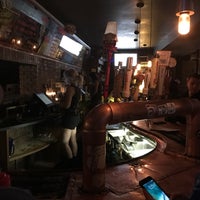 5/20/2017 tarihinde Jeremiah J.ziyaretçi tarafından Bar Matchless'de çekilen fotoğraf