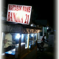 Foto diambil di Martabak Bangka 21 oleh Dwiki S. pada 11/3/2012