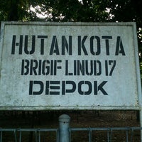 Photo taken at Hutan Kota Brigif Linud 17 by Dwiki S. on 5/3/2013