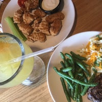 Photo taken at Applebee&amp;#39;s Grill + Bar by Y-Vonn T. on 5/19/2019