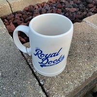 Foto tirada no(a) Royal Docks Brewing Company por Eddie M. em 5/25/2022