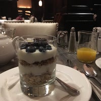 Photo taken at The Round Table Restaurant, at The Algonquin by Nancy J. on 9/27/2016