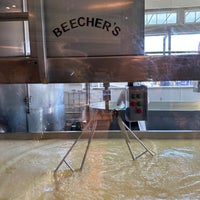 Das Foto wurde bei Beecher&amp;#39;s Handmade Cheese von Nancy J. am 8/13/2023 aufgenommen