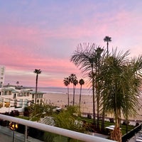 Foto diambil di Loews Santa Monica Beach Hotel oleh Nancy J. pada 2/11/2023