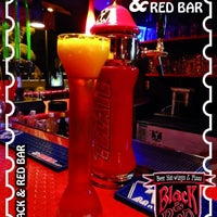 4/20/2013にMike B.がBlack and Red Barで撮った写真