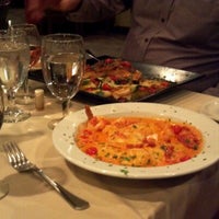 รูปภาพถ่ายที่ Padrino&amp;#39;s Bistro &amp;amp; Italian Steakhouse โดย Steve S. เมื่อ 11/21/2012