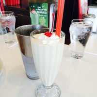Photo taken at Ruby&amp;#39;s Diner by Nanao F. on 3/10/2015